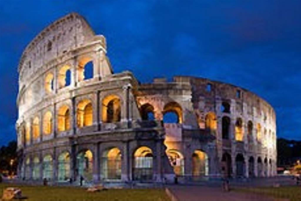 Appartamento La Papessa Del Colosseo Roma Esterno foto